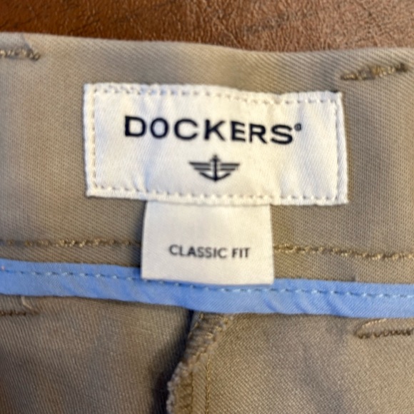 Dockers Classic fit flat front pants - Picture 2 of 8